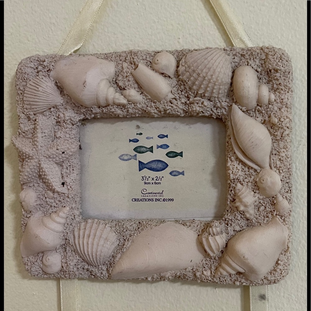 Hanging Shell Frame (3) - Picture 2 of 2